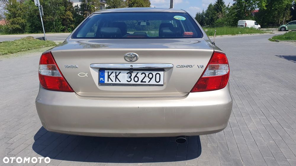 Toyota Camry 3.0 V6 - 13