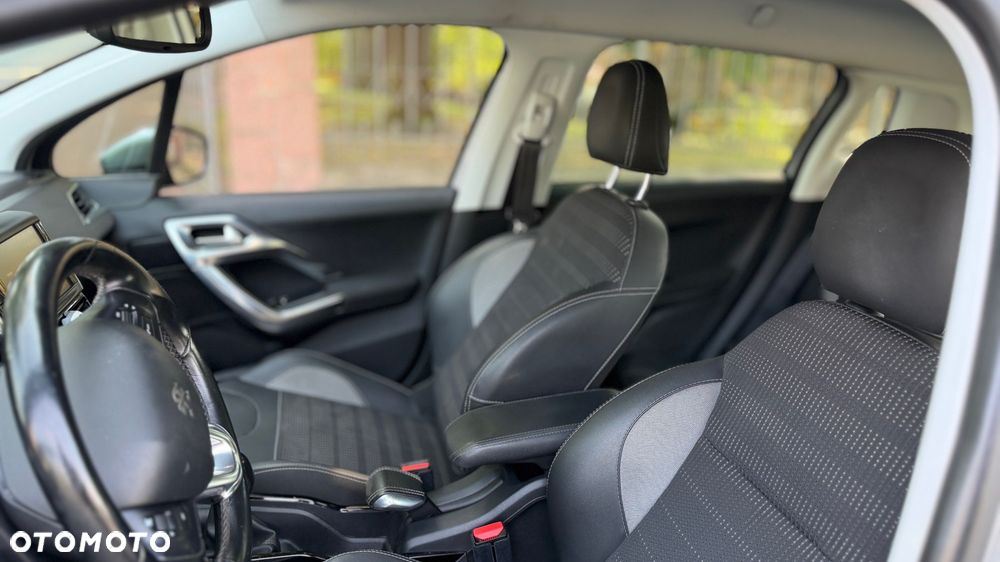 Peugeot 2008 - 13