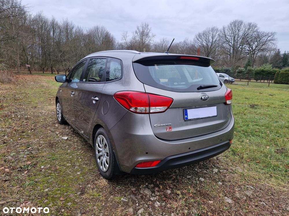 Kia Carens 1.6 GDI M EU6 - 3