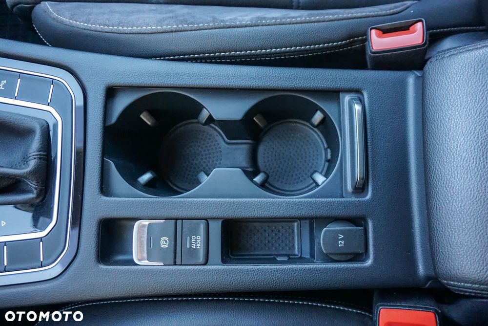 Volkswagen Passat - 20