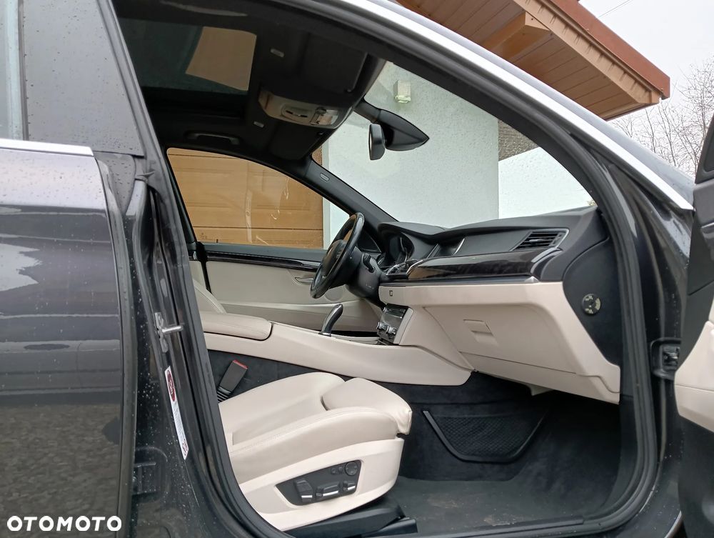 BMW 5GT 550i xDrive Gran Turismo - 1