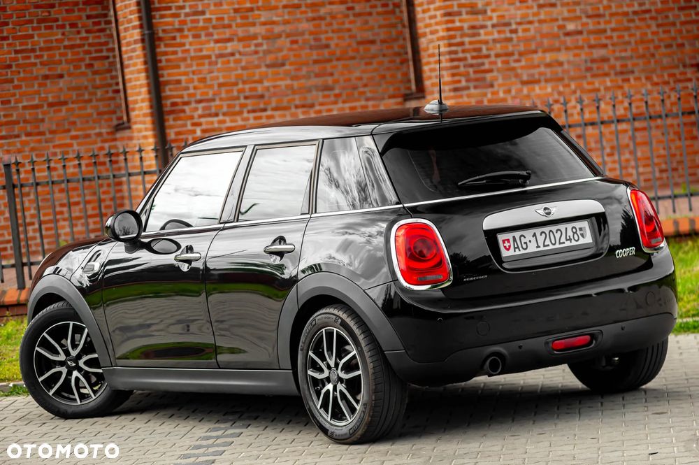 MINI Cooper Essential Trim - 16