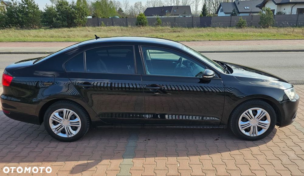 Volkswagen Jetta 1.6 TDI BMT Trendline - 4