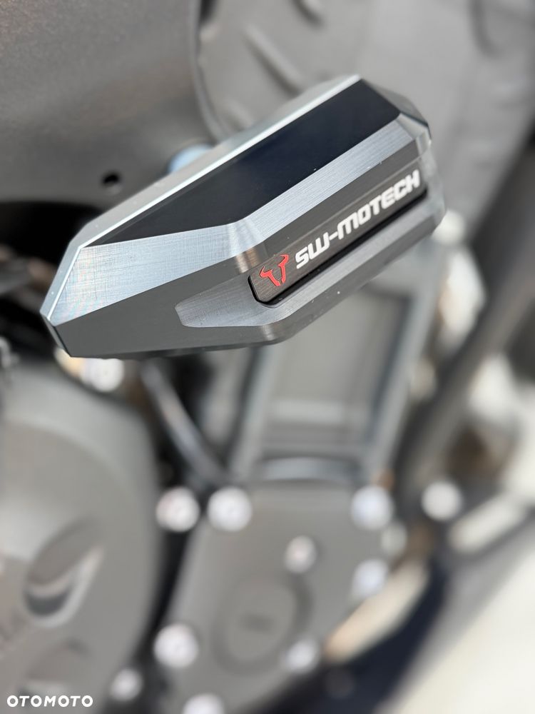 Yamaha FZ8 - 3