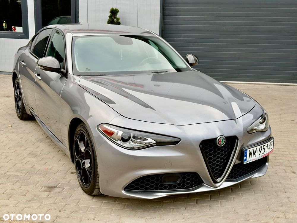Alfa Romeo Giulia 2.0 Turbo 16V AT8-Q4 Ti - 3