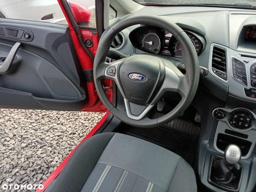 Ford Fiesta - 12