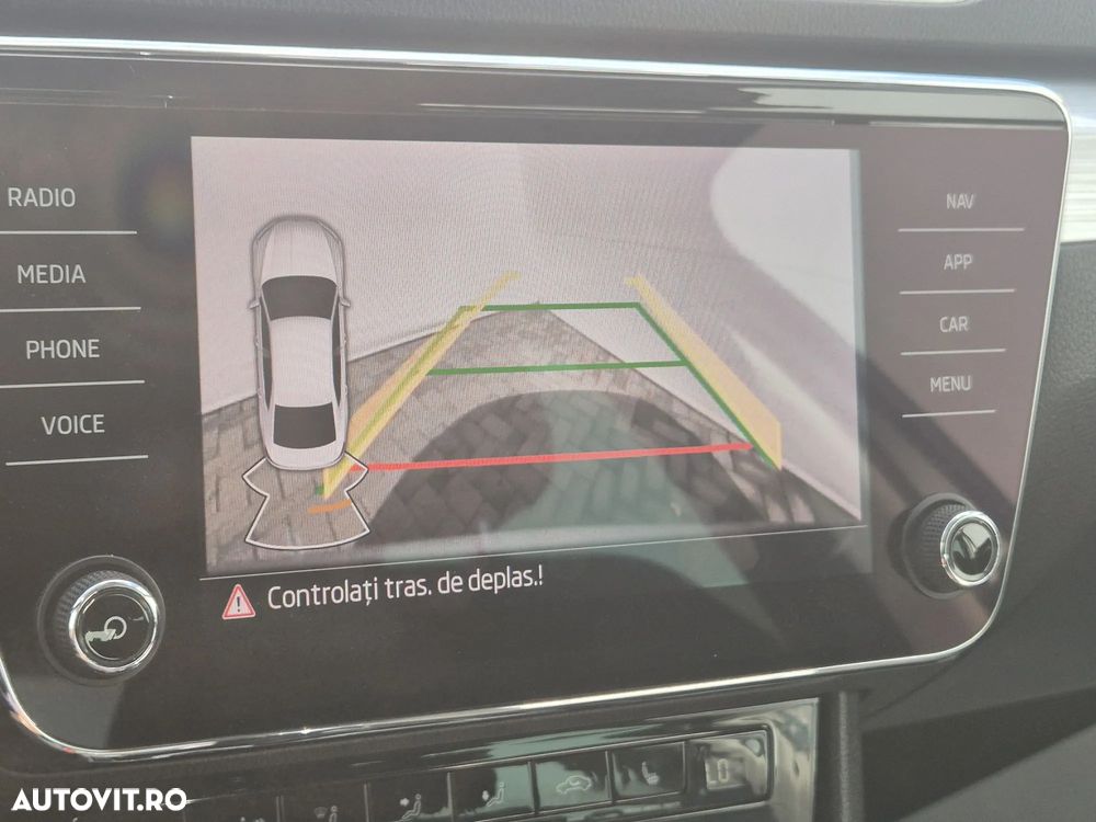 Skoda Superb 2.0 TDI DSG Ambition - 28