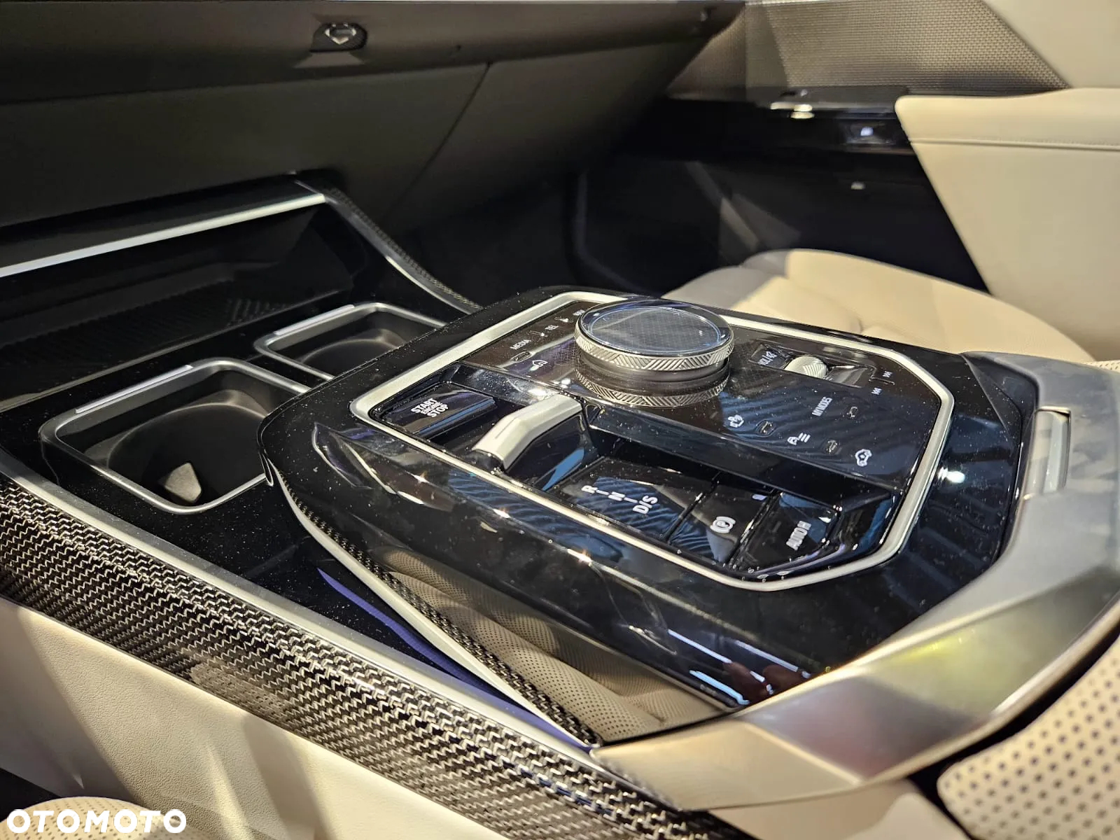 BMW Seria 7 M760e xDrive - 12