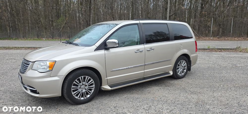 Chrysler Town & Country 3.6 Limited - 1