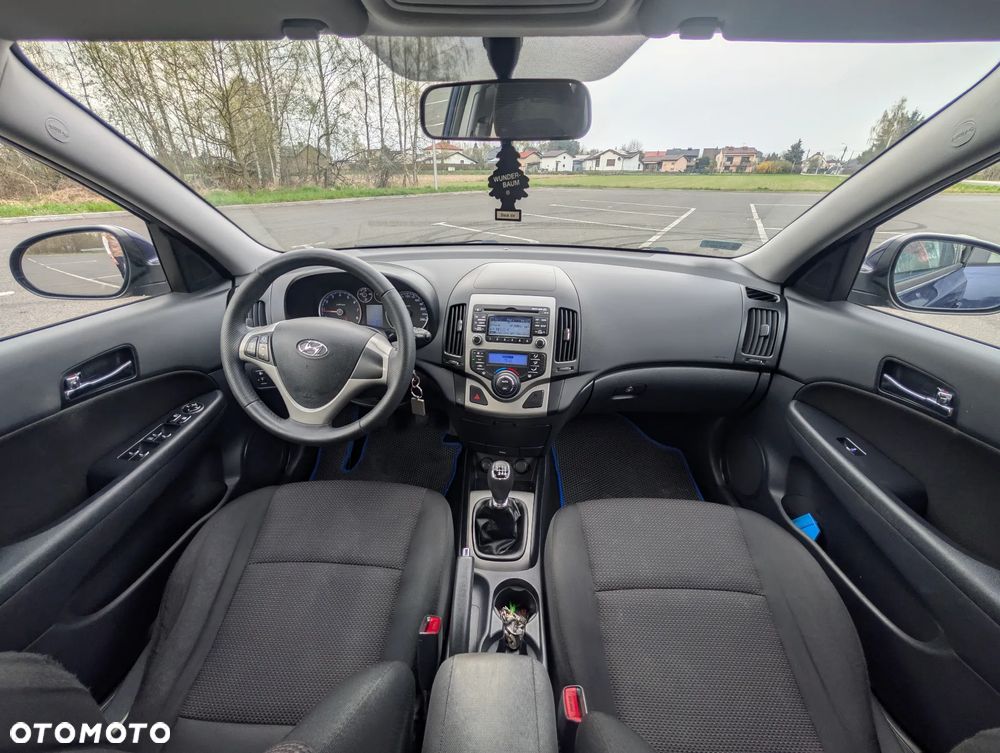 Hyundai i30 1.6 Comfort EU5 - 7
