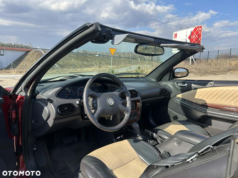 Chrysler Stratus - 11