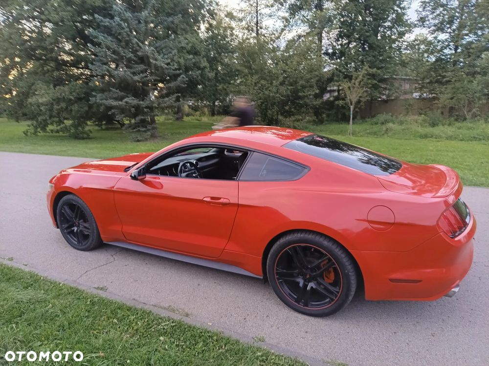 Ford Mustang - 3