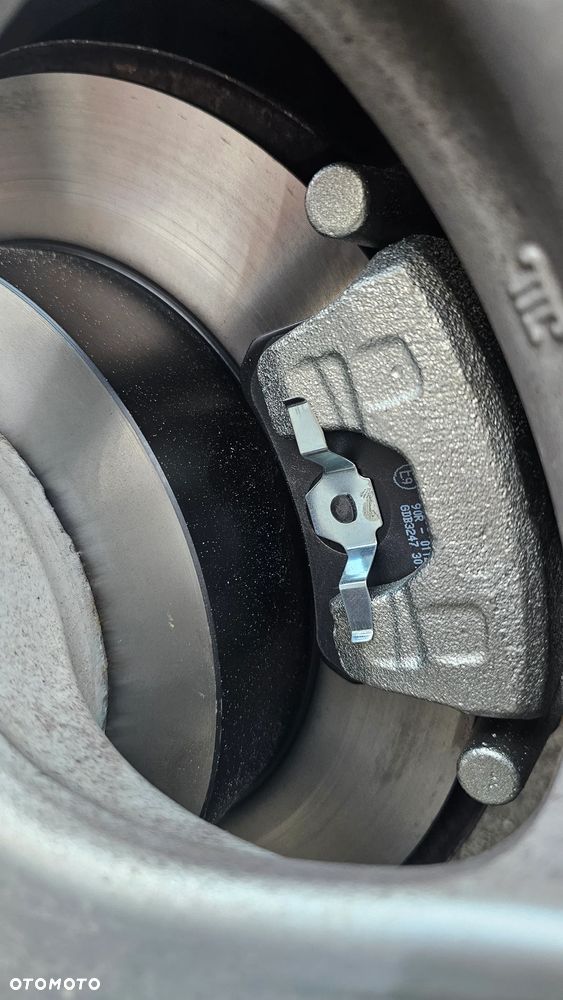 Peugeot 4007 HDI FAP 7-Sitzer DCS Allure - 16