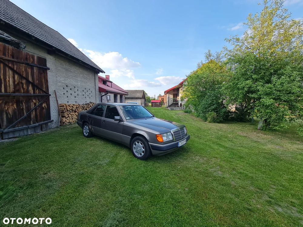 Mercedes-Benz W124 (1984-1993) - 13