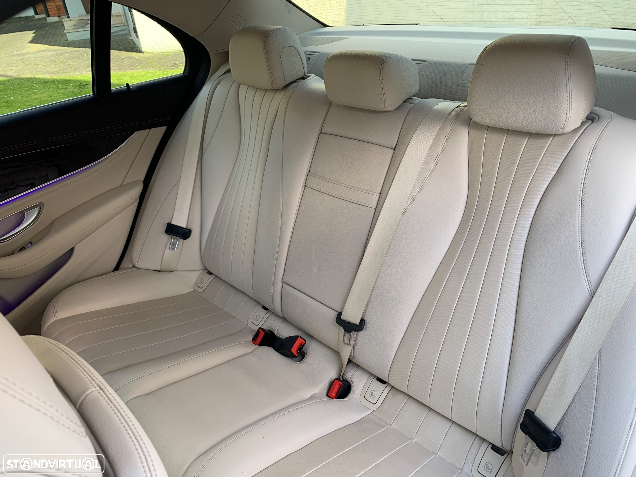Mercedes-Benz E 300 d Exclusive Line - 14