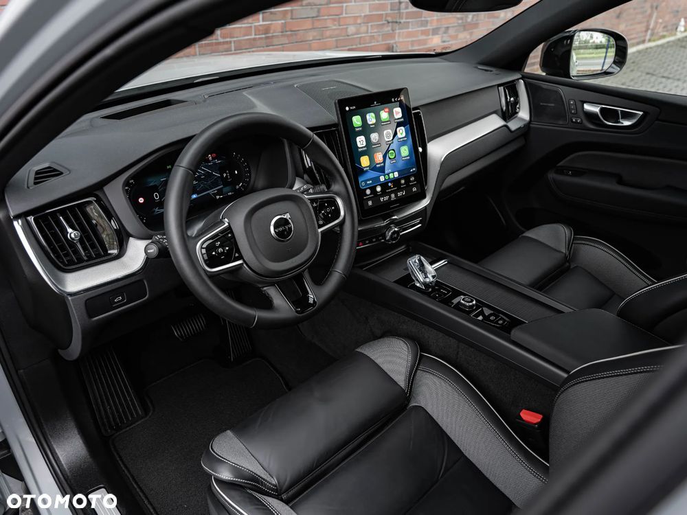 Volvo XC 60 B5 B AWD Plus Dark - 22