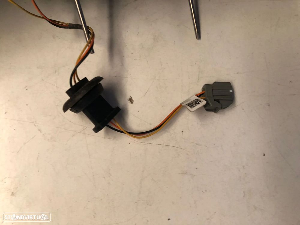 FORD FOCUS IV 4 CARRINHA FAROLIM DIREITO - FT463 - 6
