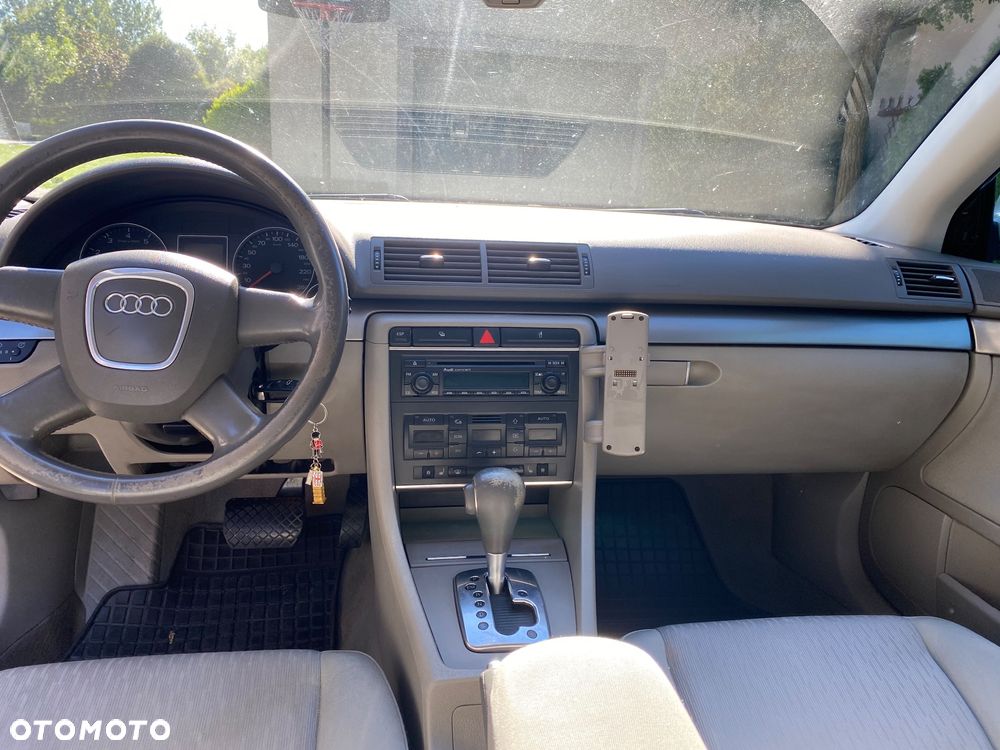 Audi A4 Limousine - 5