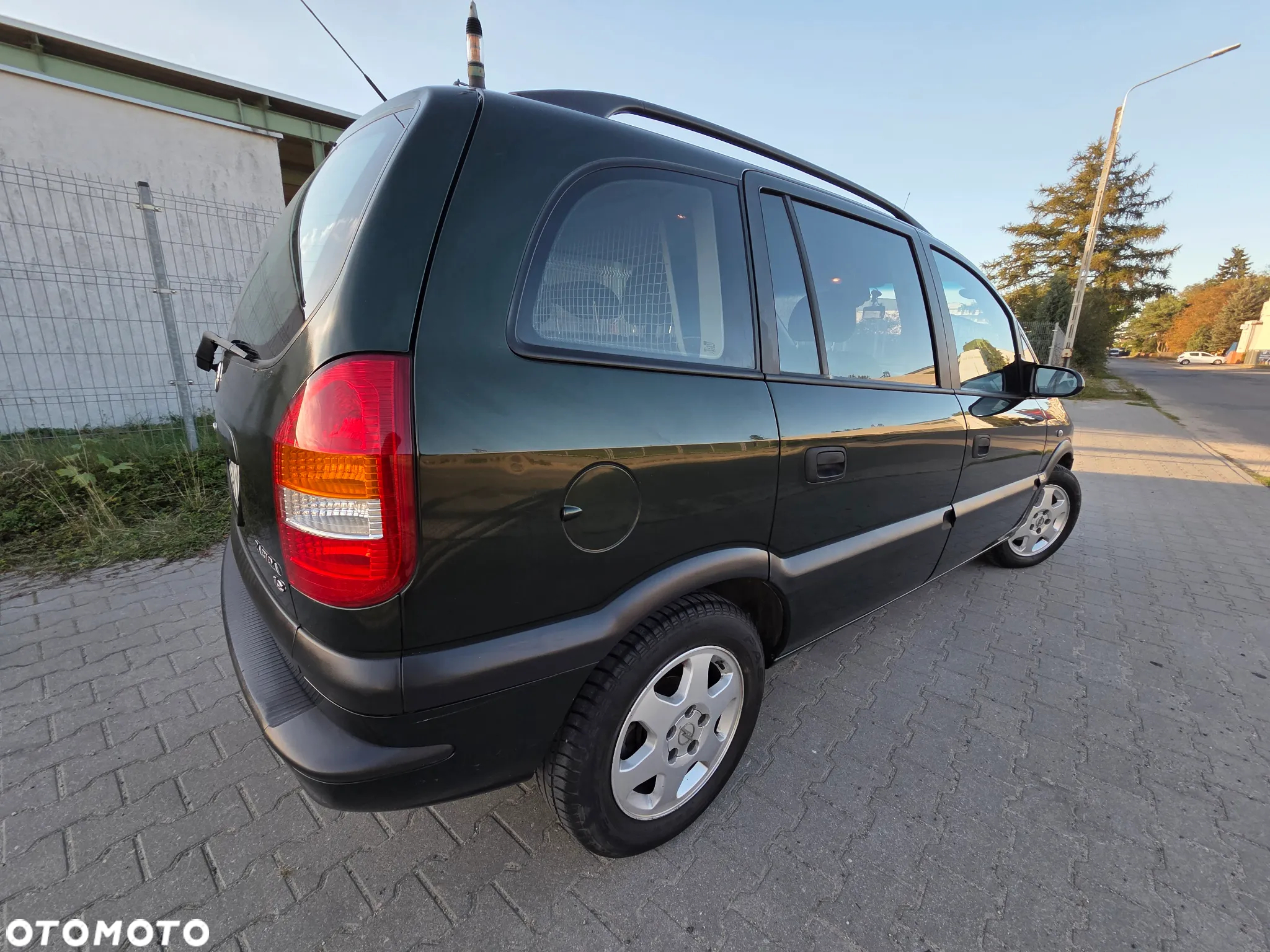 Opel Zafira 1.8 16V Elegance - 25