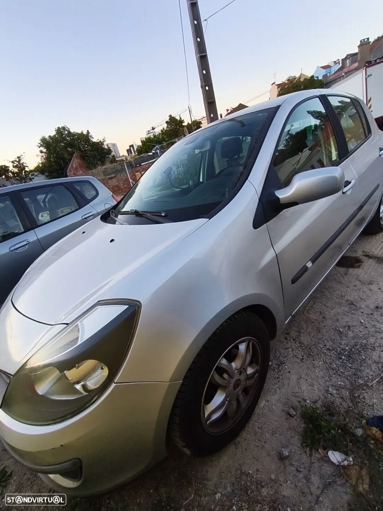 Renault Clio 1.2 16V Confort - 5