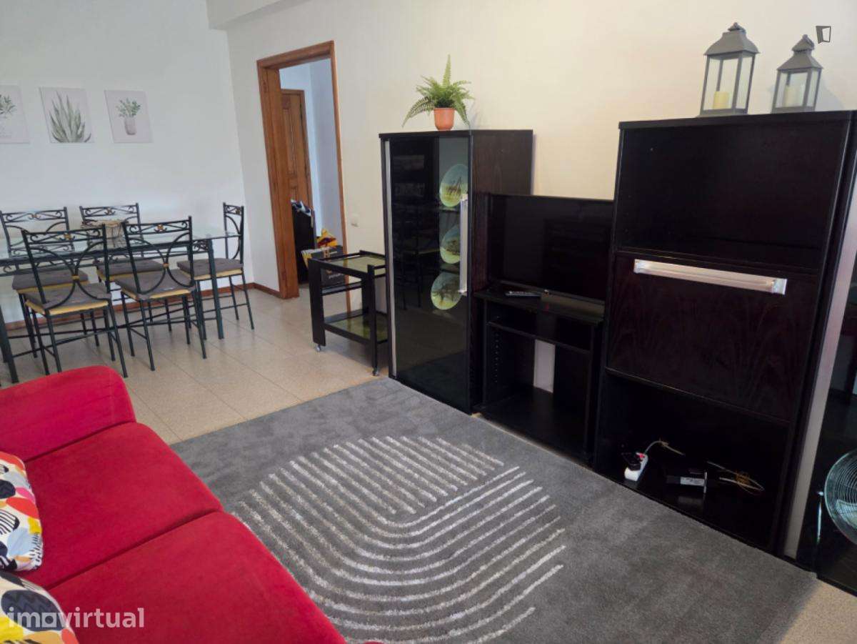 Apartamento com 1 quartos - localizado em Mafamude Porto - Grande imagem: 4/13