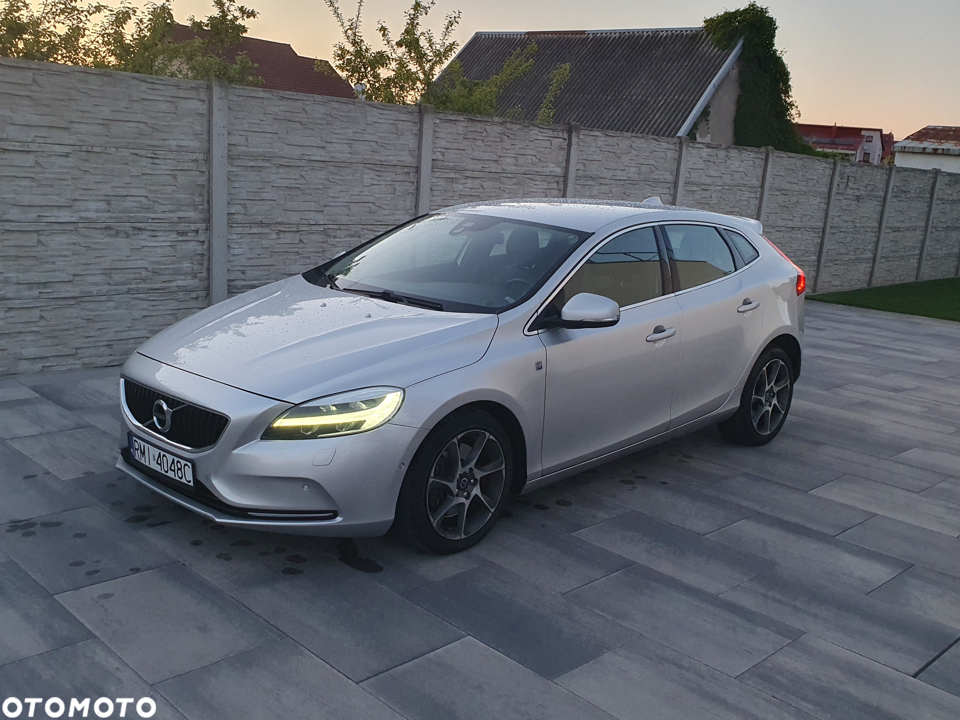 Volvo V40 D4 Drive-E Ocean Race - 1