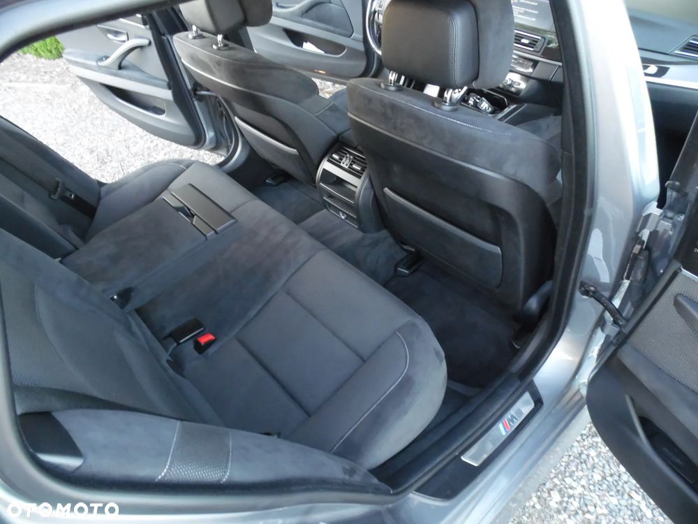 BMW Seria 5 525d xDrive Sport-Aut - 26