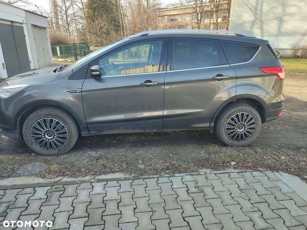 Ford Kuga 2.0 TDCi 2x4 Titanium - 3
