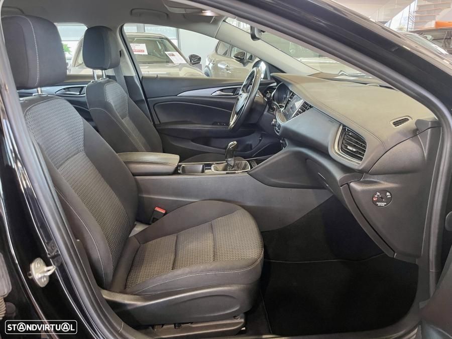 Opel Insignia Sports Tourer 1.5 D Business Edition — fotografia 24