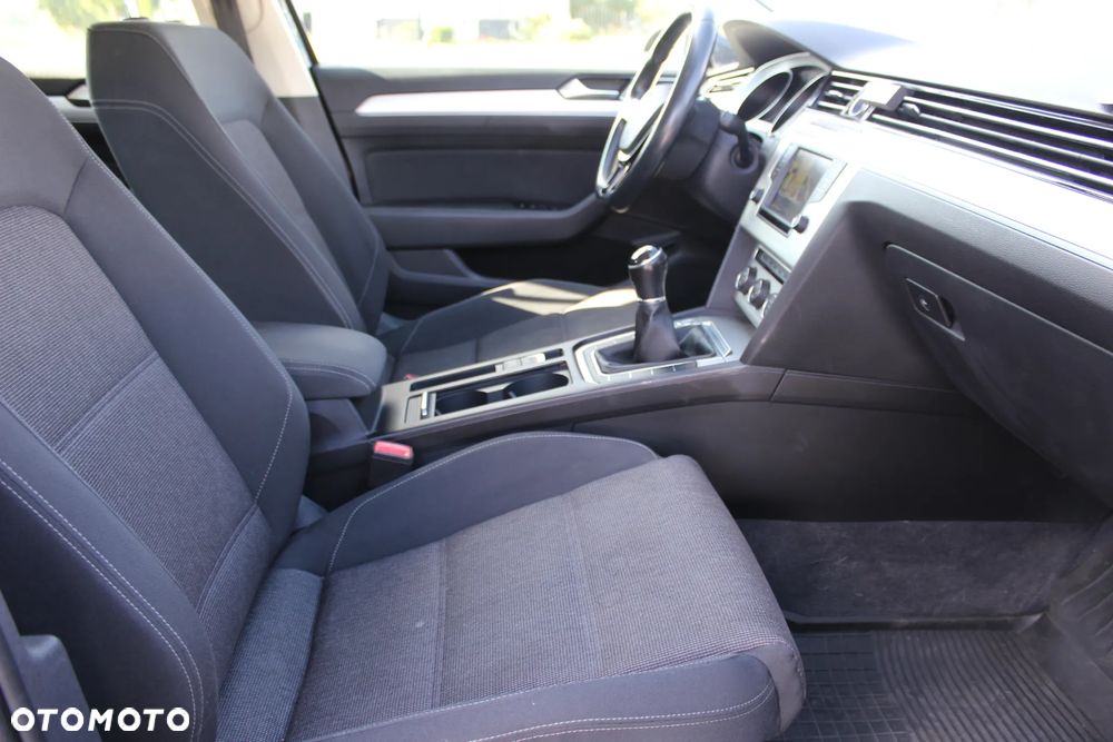 Volkswagen Passat Variant 1.6 TDI (BlueMotion Technology) Comfortline - 8