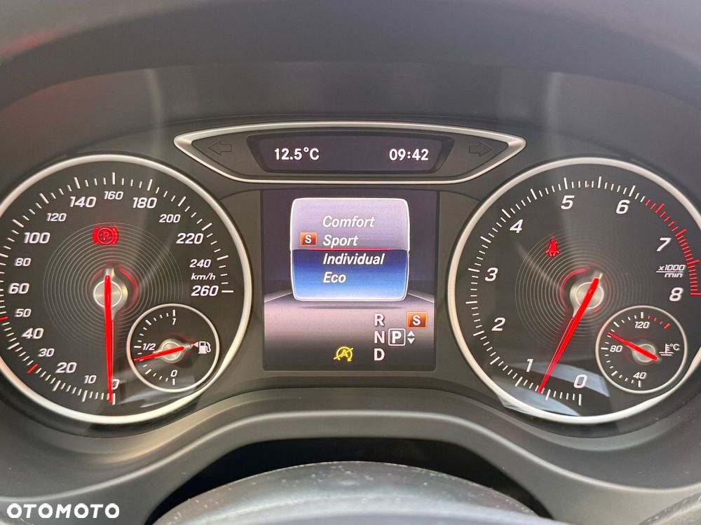 Mercedes-Benz Klasa A 180 7G-DCT AMG Line - 11