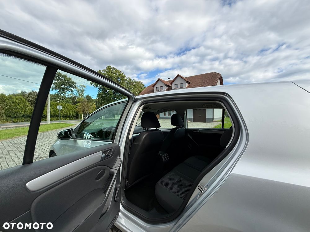 Volkswagen Golf VI 2.0 TDI Comfortline - 17