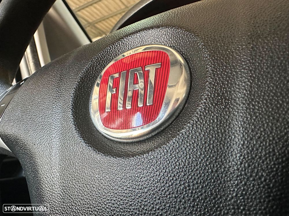 Fiat Punto 1.3 M-Jet Lounge S&S - 24