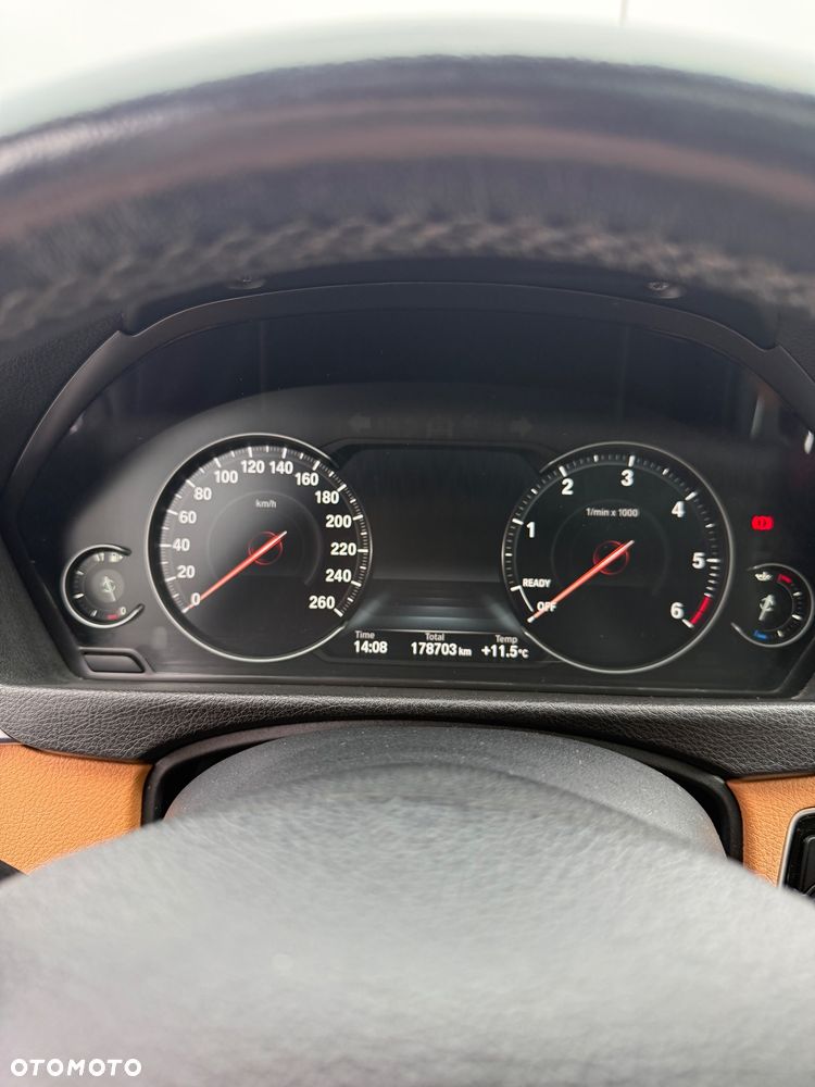 BMW Seria 3 320d xDrive Luxury Line - 11