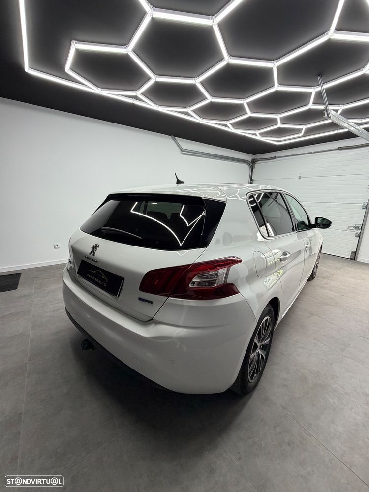 Peugeot 308 - 5