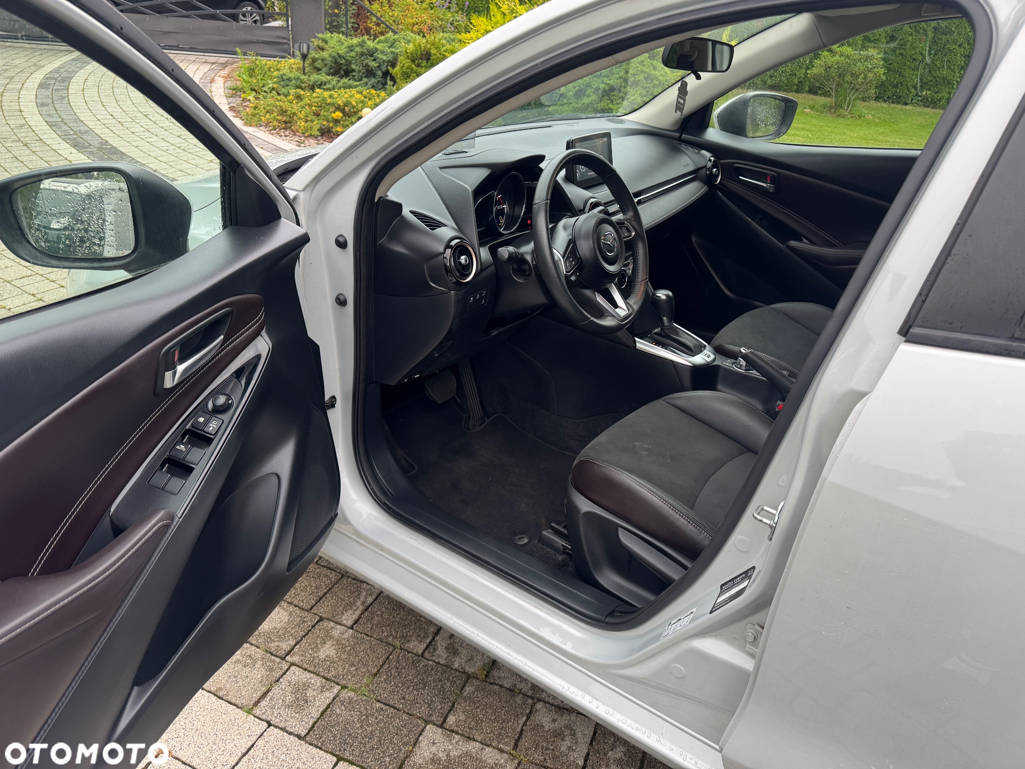 Mazda 2 SKYACTIV-G 90 Homura - 10