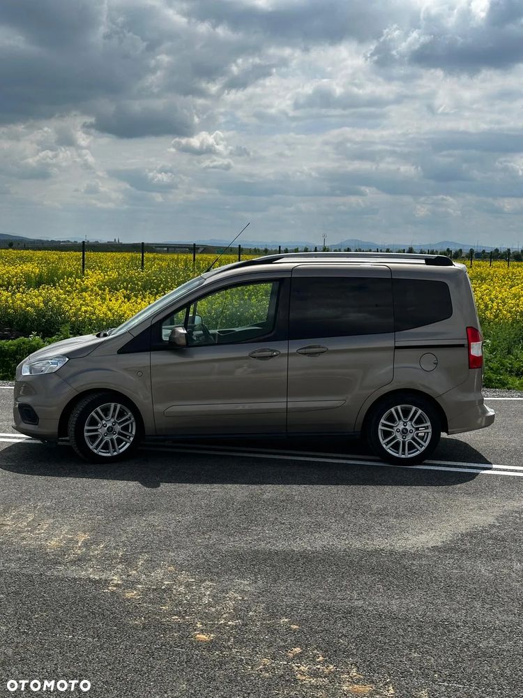 Ford Tourneo Courier 1.5 TDCi Titanium - 5