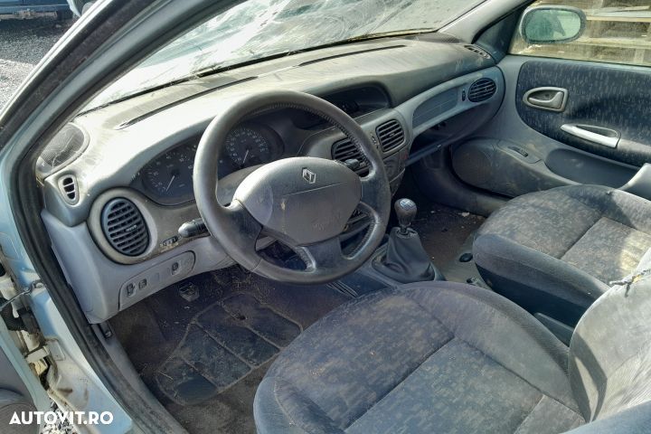 Dezmembrez Renault Megane 1 [facelift] [1999 - 2003] Hatchback 1.4 MT - 5
