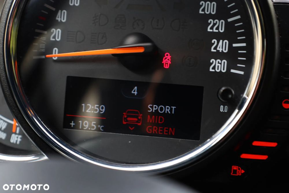 MINI Clubman Cooper Essential Trim - 22