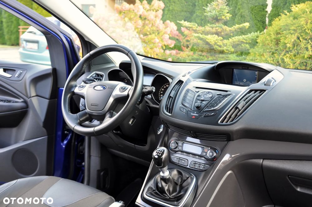 Ford Kuga - 25