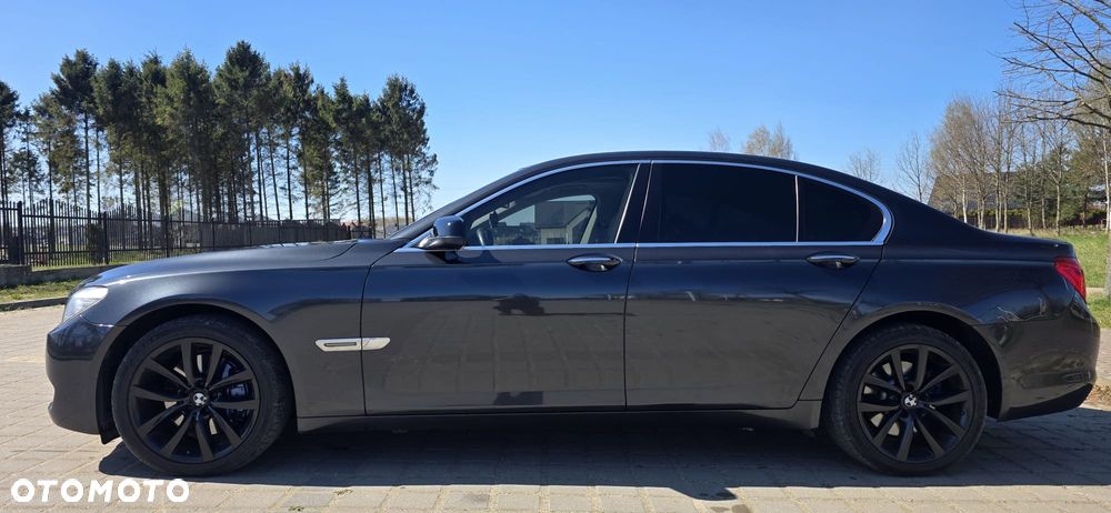 BMW Seria 7 740i - 3