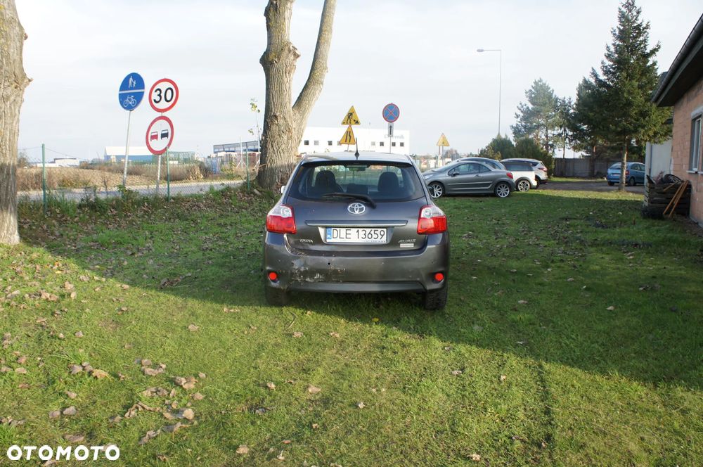 Toyota Auris 1.4 D-4D Luna EU5 - 4