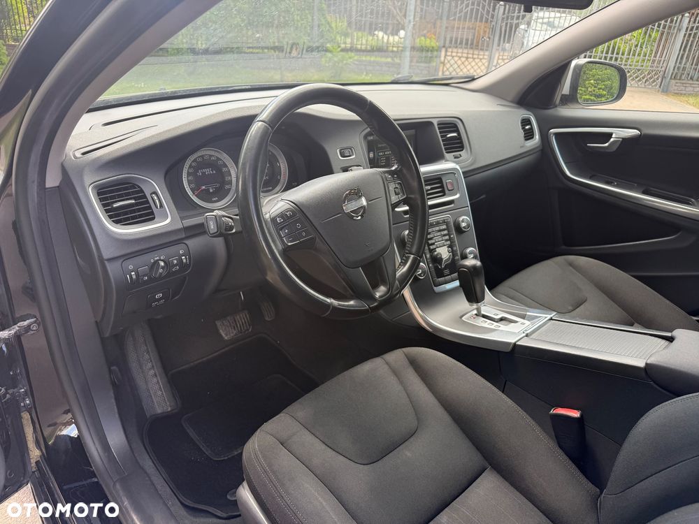 Volvo V60 D5 AWD Momentum - 3