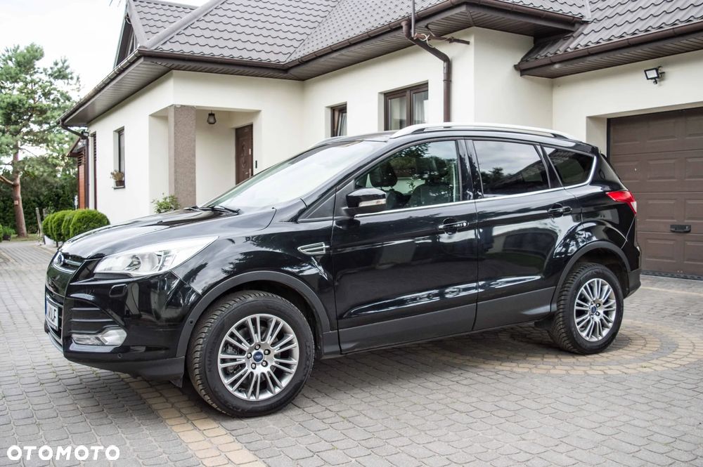 Ford Kuga 2.0 TDCi 2x4 Titanium - 4