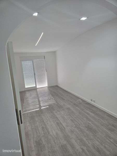Arrendo apartamento T3 no Feijo - Grande imagem: 4/12