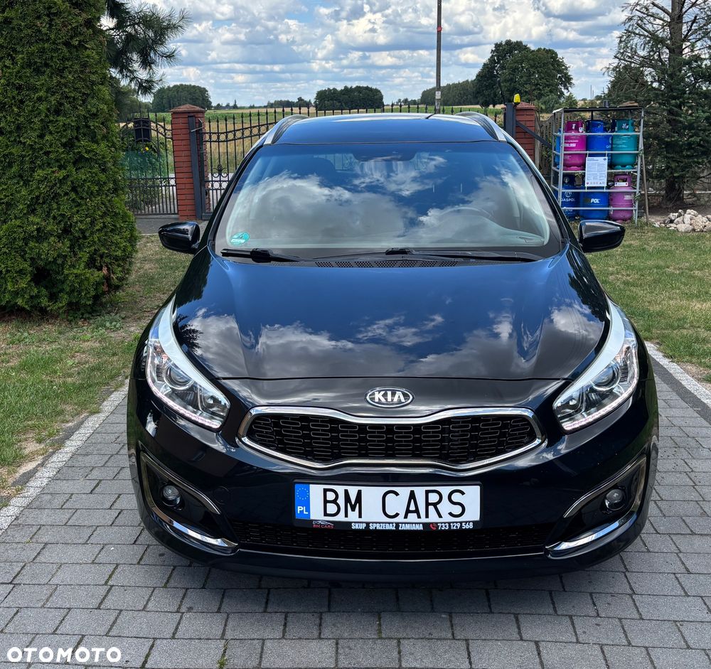 Kia Ceed 1.6 CRDi 136 ISG Dream-Team Edition - 28