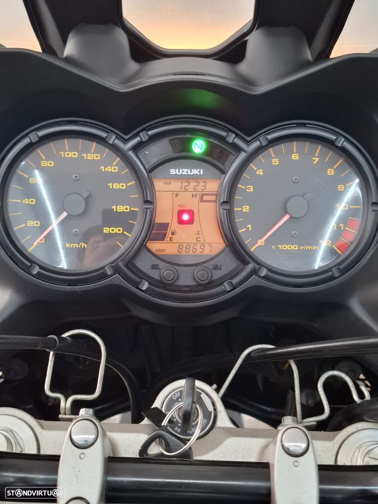 Suzuki DL 650 V-STROM - 8