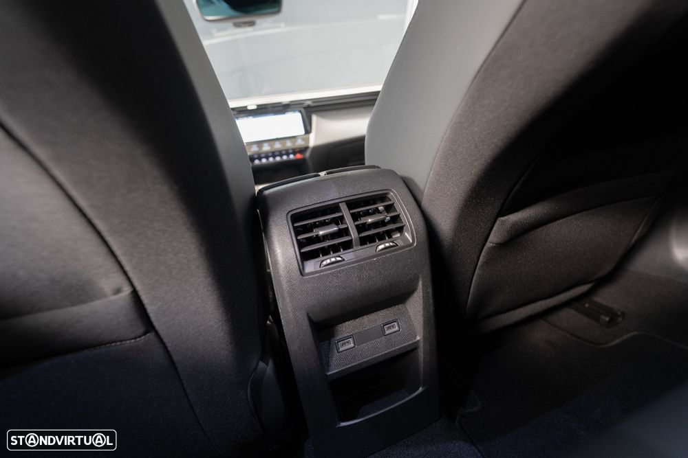 Peugeot 308 1.6 Hybrid Allure e-EAT8 - 26
