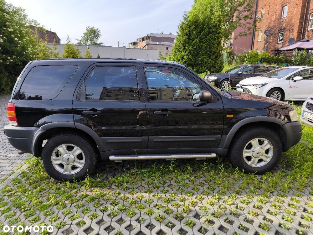 Ford Maverick - 2