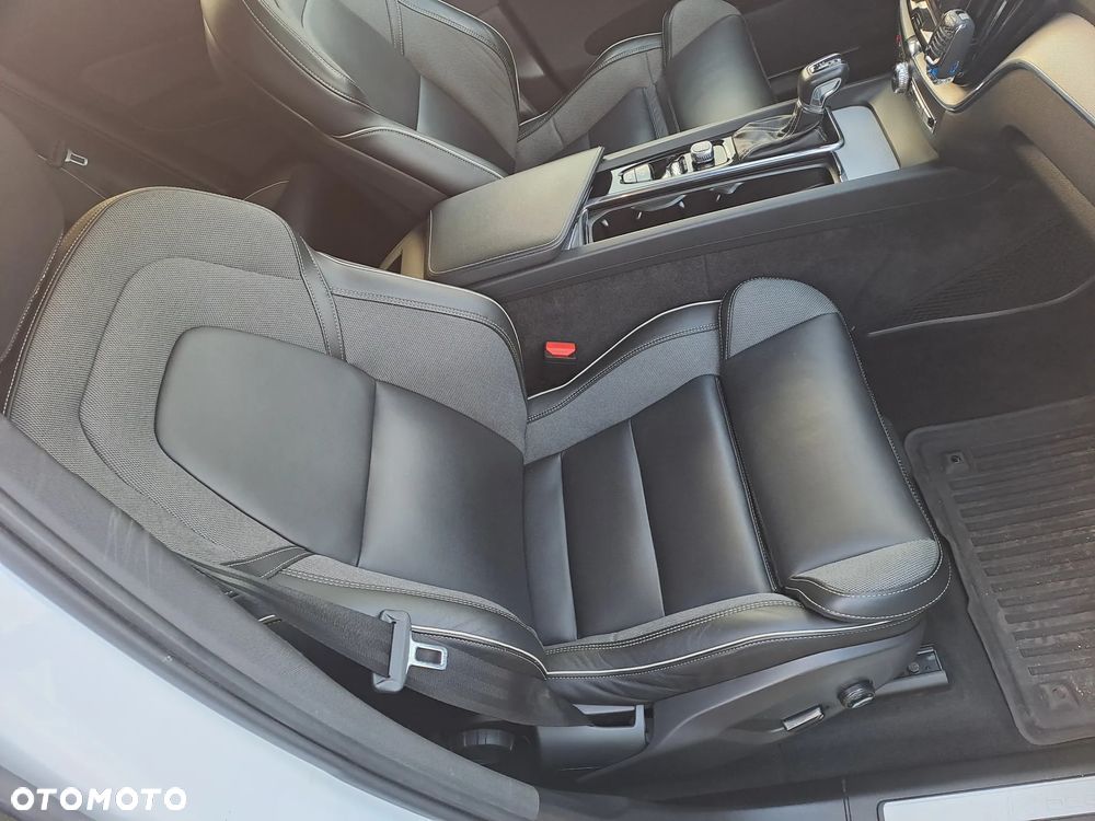 Volvo XC 60 T4 Geartronic RDesign - 18